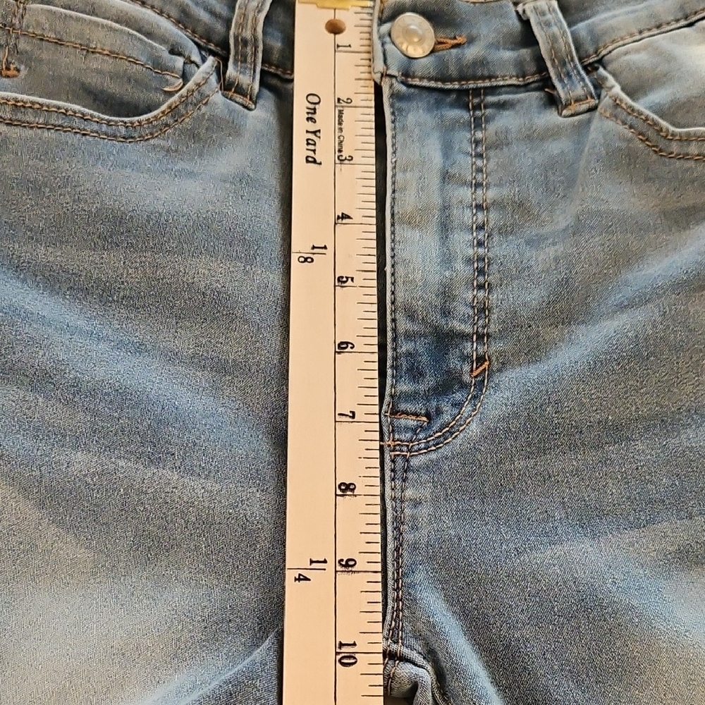 Curve Appeal High Rise Essential Skinny Jeans  - 4/27 - Picture 4 of 8